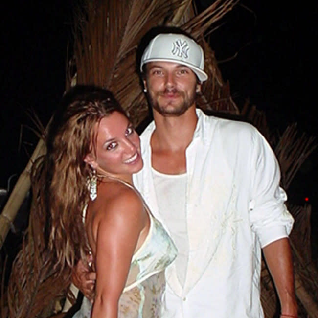 Britney Spears y Kevin Federline tras su boda en 2004 credit:Bang Showbiz