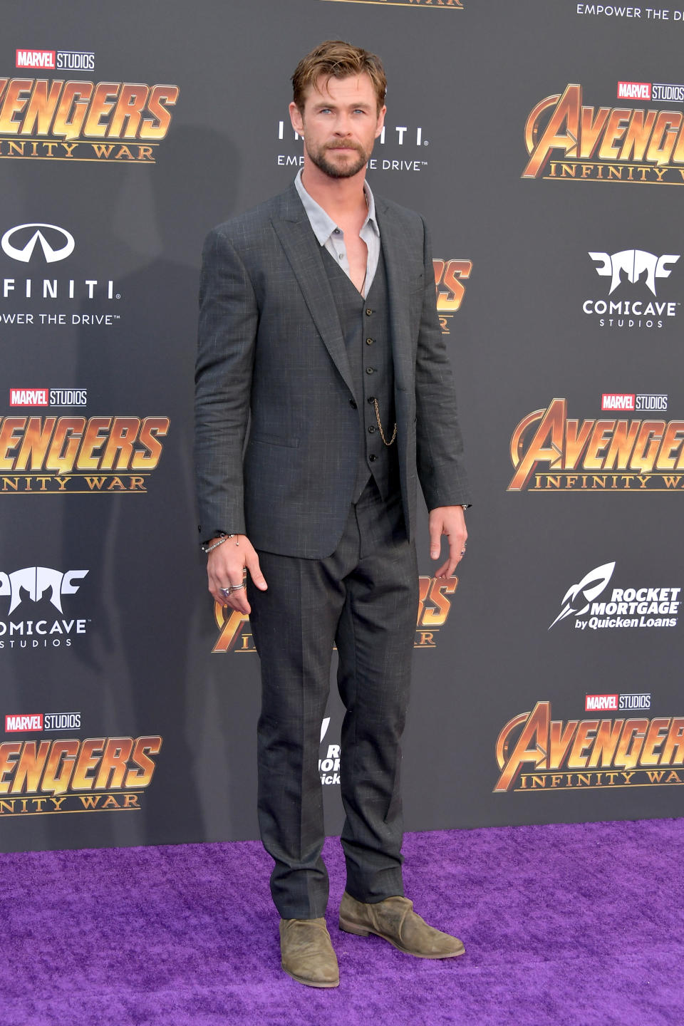 Chris Hemsworth, shoes, red carpet