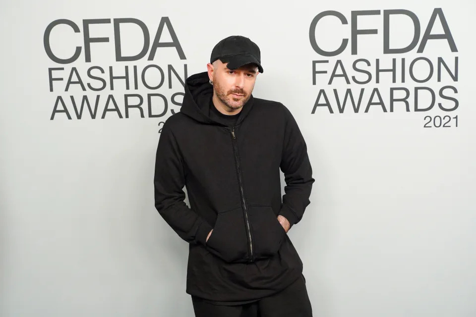 Demna Gvasalia es el director creativo de Balenciaga (Photo by Sean Zanni/Patrick McMullan via Getty Images)