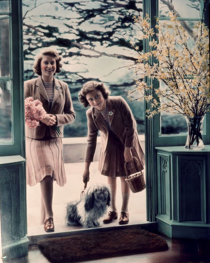 <p> Before she was on that Corgi grind, Elizabeth (left) was a fan of lhasa apsos. And jaunty blazers, apparently. </p>
