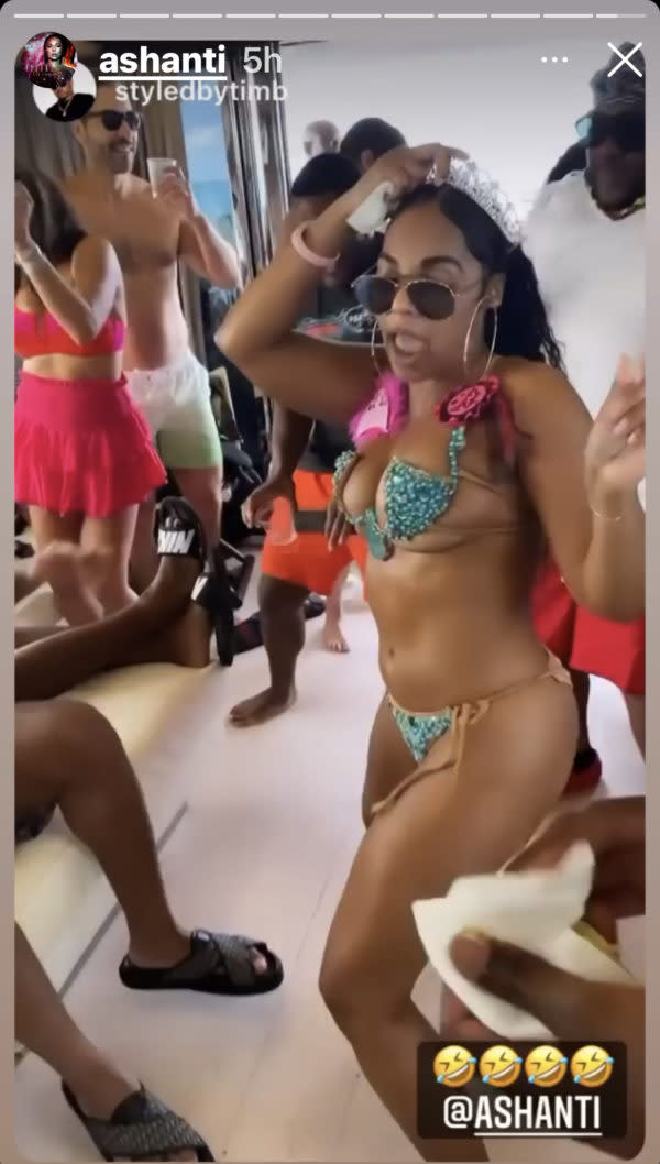Ashanti’s new bikini video from her Bahamas vacation. (Photo: @ashanti/Instagram)