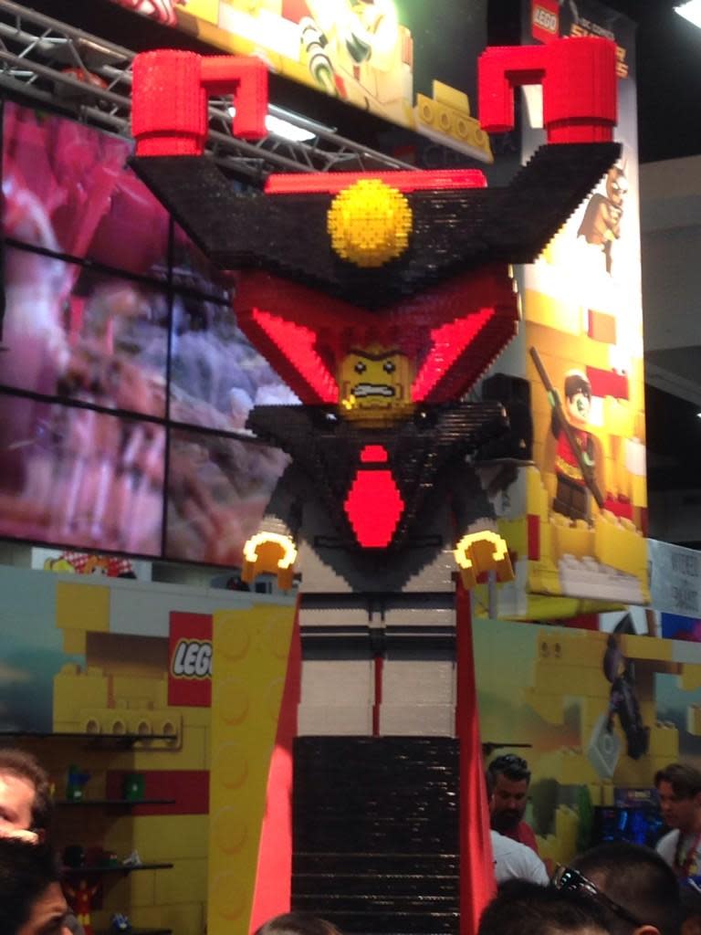 “This guy looks familiar, hmm I know him from somewhere. #LEGOSDCC #legomovie #SDCC #Awesome” -@mrjroc83/Twitter