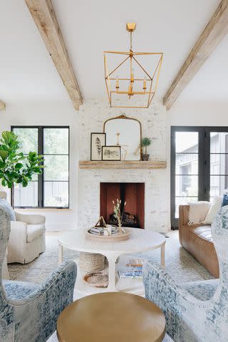 <p>Design by <a href="https://www.katemarkerinteriors.com/" data-component="link" data-source="inlineLink" data-type="externalLink" data-ordinal="1" rel="nofollow">Kate Marker Interiors</a> / Photo by <a href="http://www.stofferphotographyinteriors.com/" data-component="link" data-source="inlineLink" data-type="externalLink" data-ordinal="2" rel="nofollow">Stoffer Photography</a></p>