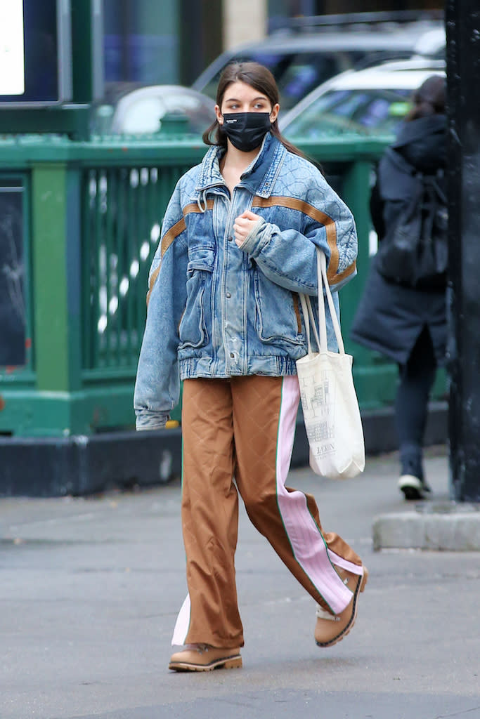 Suri Cruise out and about in New York City on Jan. 17, 2022. - Credit: Christopher Peterson / SplashNews.com