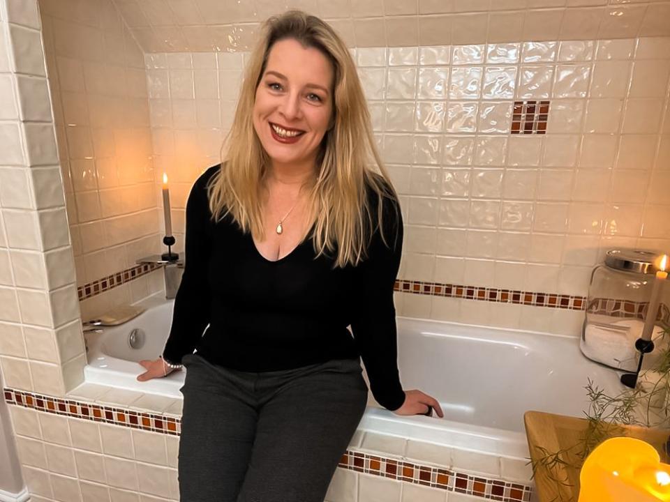 Darcey next to her bath (Collect/PA Real Life)