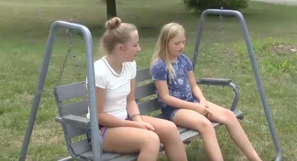 Las hermanas Lauren Eickhoff, de 13 años (izq.), y Allison Eickhoff, de 11/Captura de ABC News