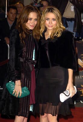 Ashley Olsen and Mary-Kate Olsen at the LA premiere of Warner Bros. The Last Samurai