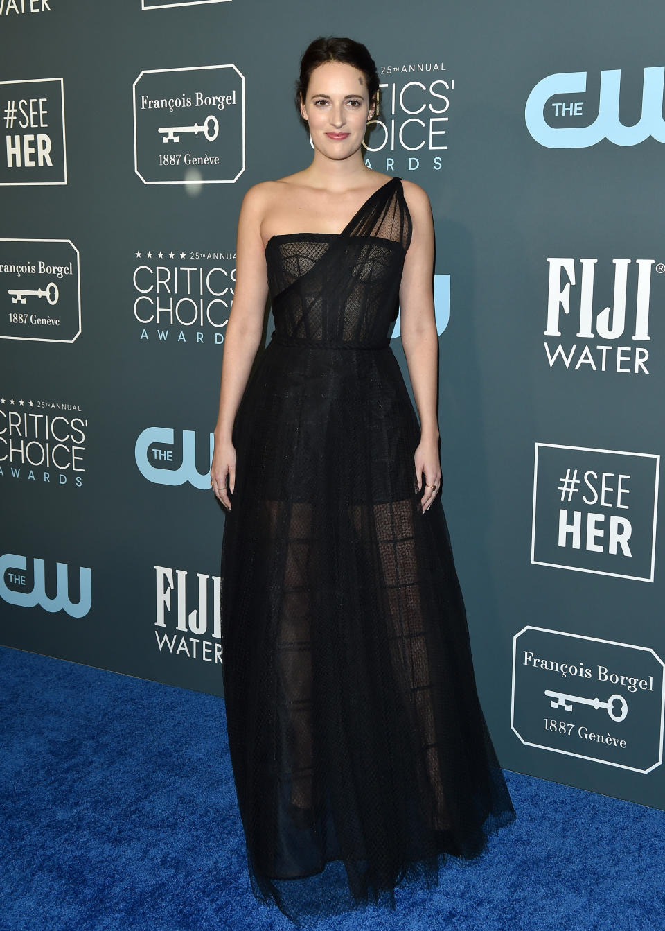 La protagonista y creadora de 'Fleabag' triunfó en la ceremonia (ganó dos premios), pero perdió en la<em> blue carpet</em> con sus transparencias de Dior. (Foto: Axelle / Bauer-Griffin / Getty Images)