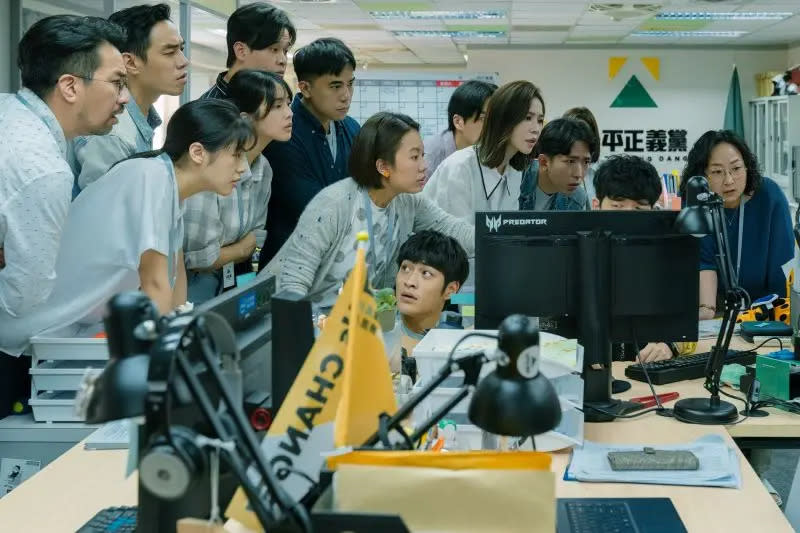 ▲台劇《人選之人－造浪者》演繹出政黨幕僚的日常生活。（圖／擷取自Netflix）