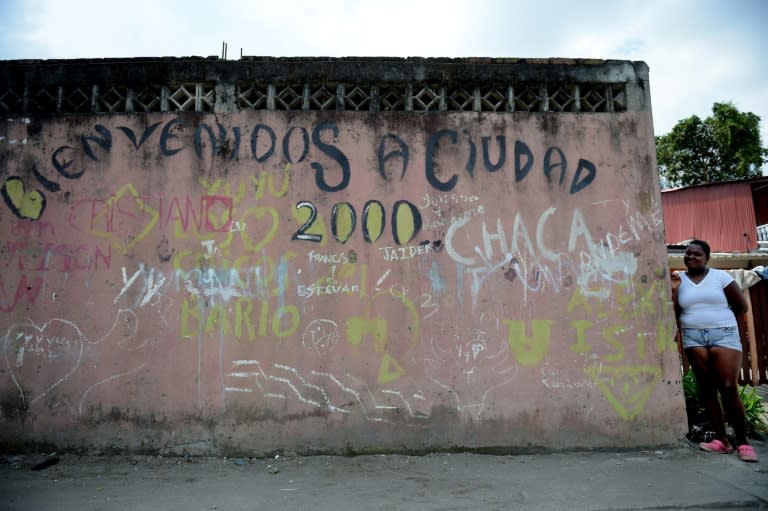 In Ciudad 2000 -- City 2000 in English -- a battle broke out recently between two gangs that lasted an entire weekend and forced 320 families to flee, said Lopez