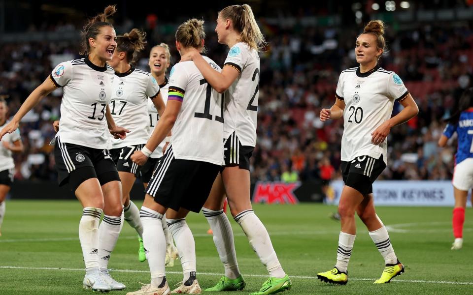 Alexandra Popp of Germany celebrates with team mates - Getty Images