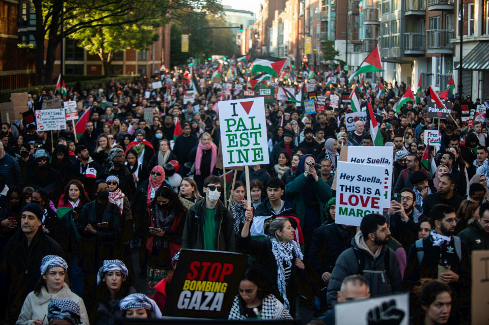 LONDON, ENGLAND - NOVEMBER 11: Pro-Palestine marchers on Vauxhall bridge road  on November 11, 2023 in London, England. The protest's organisers, which included the Palestine Solidarity Campaign and the Stop The War Coalition, planned to march from Hyde Park to the US Embassy in Nine Elms as they demanded a ceasefire in the Israel-Hamas war and an end to bombing in Gaza. Earlier this week,  the Met Police issued a statement saying that there were no grounds to ban the march, after some politicians raised concerns about potential conflicts with Remembrance Day activities. (Photo by Guy Smallman/Getty Images)