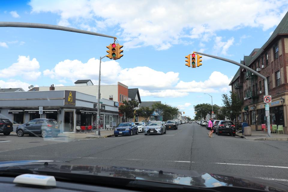 Stoplights on the main street of Long Beach