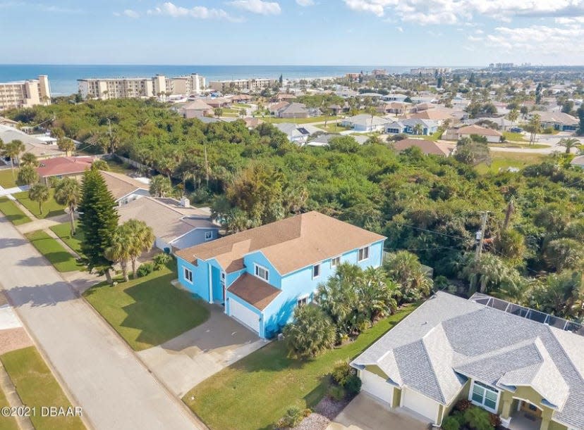 This blue beauty is deally situated on an unassuming street between Flagler Beach and Daytona Beach in the desirable coastal community of Ormond-by-the-Sea.