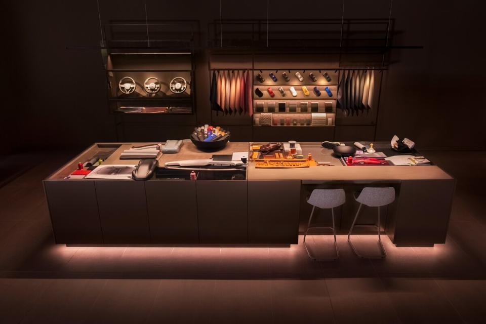 04Maseratinewglobalstoreconcept_interiorkitchenisland2.jpg