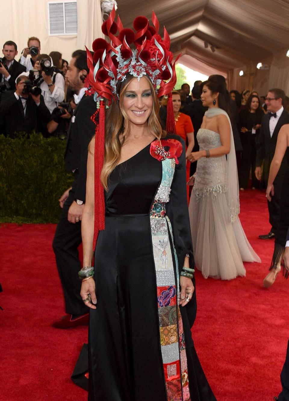 Sarah Jessica Parker's fiery hat