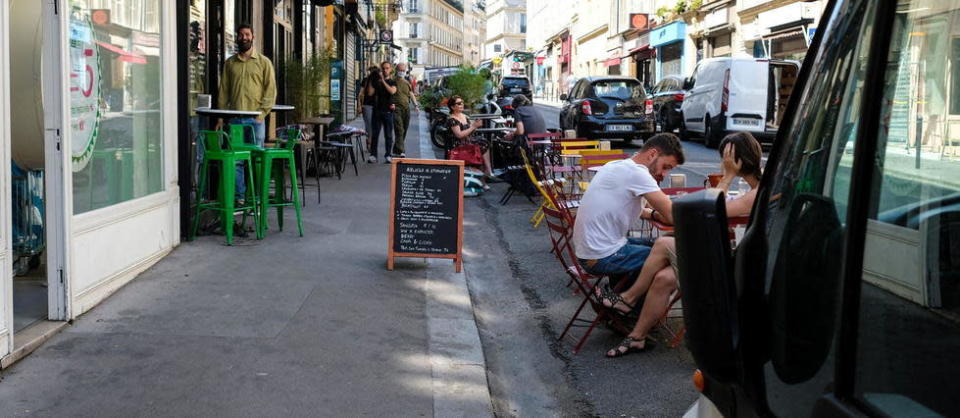 &#xc0; Paris, les restaurants et bars n&#39;auront pas &#xe0; payer de taxe pour leurs terrasses &#xe9;ph&#xe9;m&#xe8;res cet &#xe9;t&#xe9;.&#xa0;
