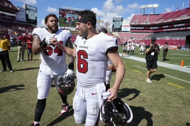 Unbeaten Eagles, Buccaneers trying to ignore negative 'noise' from outside  the locker room