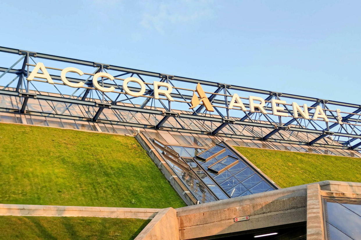 Les équipes de l'Accor Hôtel Arena (Bercy) sont parvenues à désarmer l'intrus, qui a ensuite été placé en garde à vue.  - Credit:Stadion-Actu/Sipa