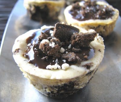 Thin Mint Cheesecake Cookie Cups