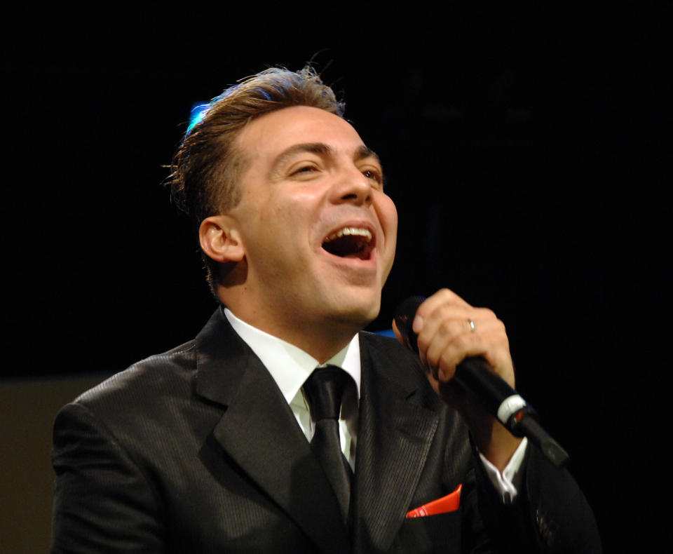 Cristian Castro llegó a opacar a Luis Miguel en las listas de popularidad cuando se lanzó como cantante (Getty Images)