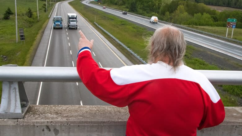 Freddie Wilson isn't dead — and he's still waving from his overpass