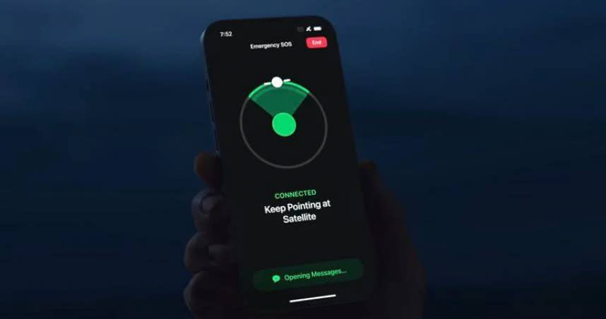 蘋果衛星SOS功能才剛上線，就馬上讓民眾求救成功了。（圖／翻攝自MacRumors）
