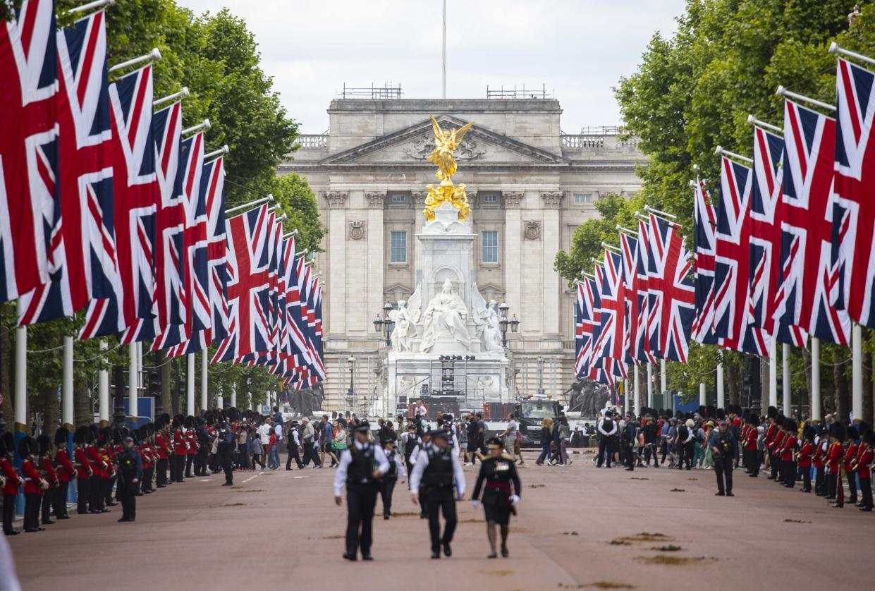 LONDON, UNITED KINGDOM - MAY 28: General view from Colonel's Review at Horse Guards Parade on May 28, 2022 in London, United Kingdom. The Colonel's Review is the final evaluation of the Trooping the Colour parade before the event which will take place on Thursday, June 02, in celebration of Queen Elizabeth II's Platinum Jubilee. This year, it will be the Irish Guards Trooping their Colour, with the Duke of Cambridge evaluating the parade in his role as the regiment's Colonel. (Photo by Rasid Necati Aslim/Anadolu Agency via Getty Images)