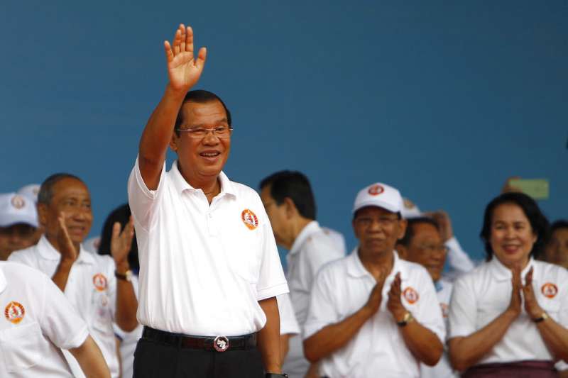 柬埔寨總理洪森打壓反對黨、箝制媒體，意圖繼續掌權。（AP）
