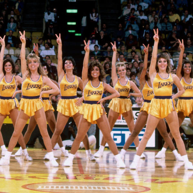 Lakers girls 200