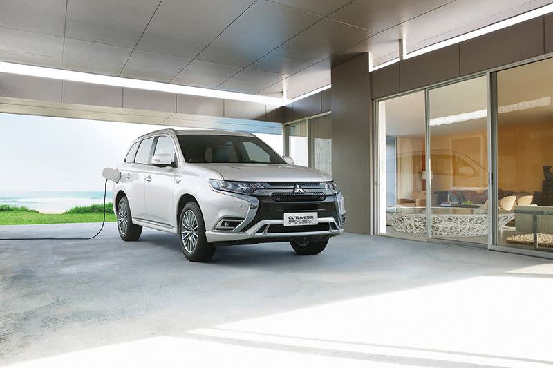 MITSUBISHI推出動力升級版OUTLANDER PHEV。（圖／MITSUBISHI提供）