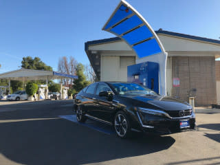 2018 Honda Clarity Fuel Cell at hydrogen fueling station [photo: Chris Baccus