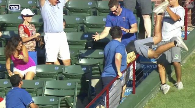 GIF: Yankee fan freaks out after not catching home run ball