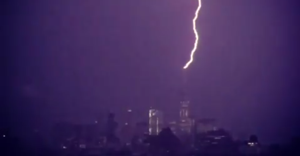 Watch Lightning Strike New York's One World Trade Center