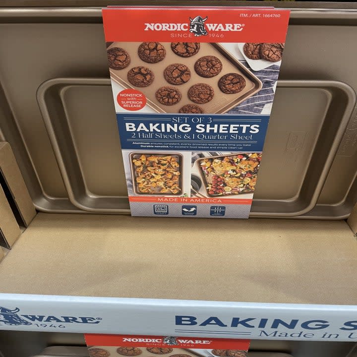 3-pack of baking sheets