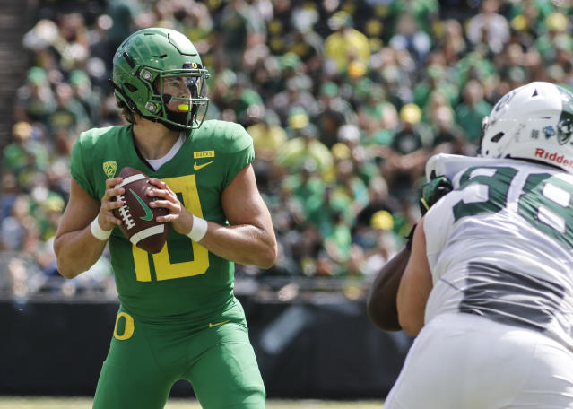 With flashes of Elway and Luck, Oregon's Justin Herbert is clear