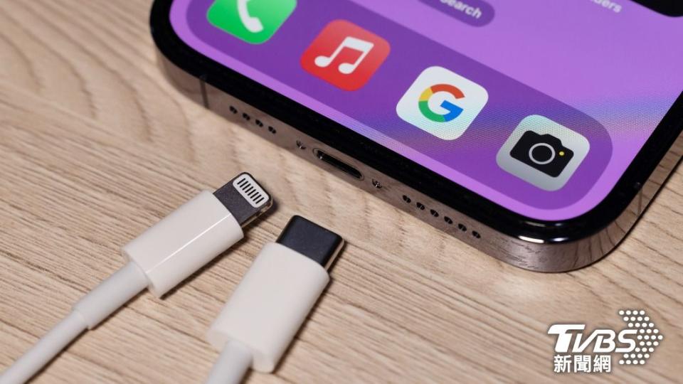 iPhone 15傳將改為USB-C。（示意圖／shutterstock達志影像）