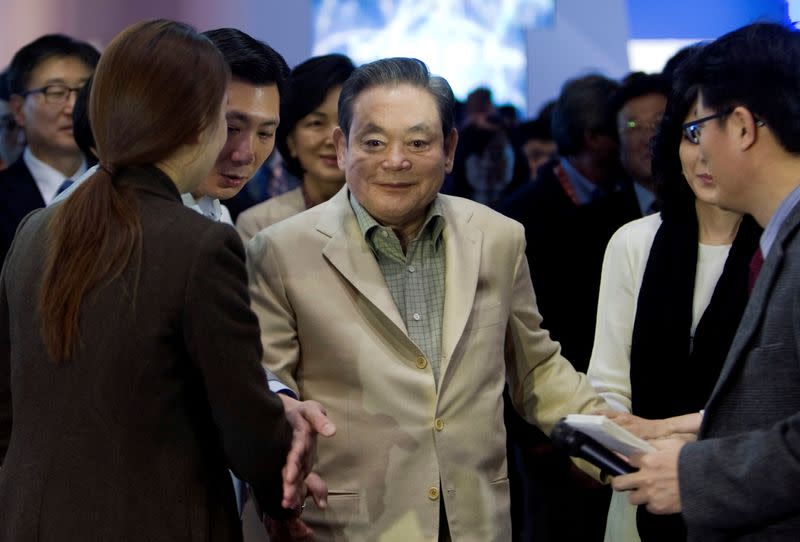 FILE PHOTO: Samsung Electronics Chairman Lee meets with reporters after touring the Samsung booth at the CES in Las Vegas