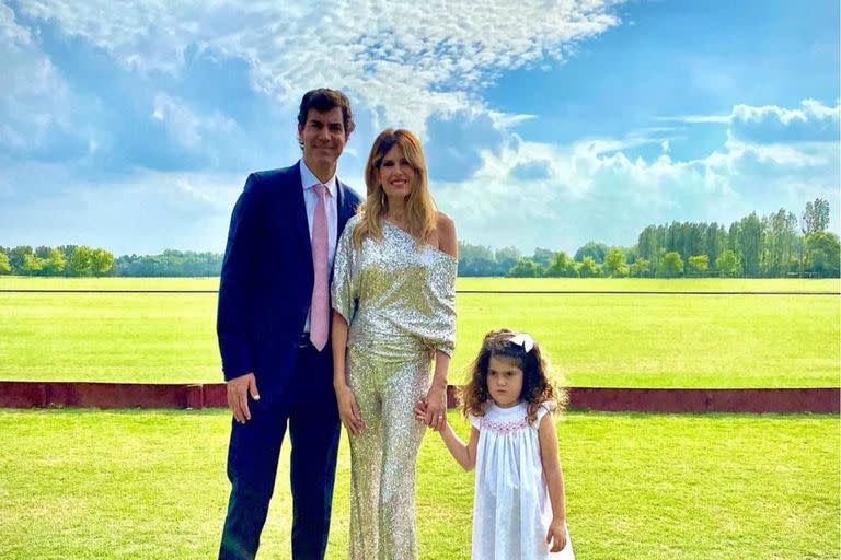 Isabel Macedo, esperando a su segunda hija, junto a Belita y a Juan Manuel Urtubey