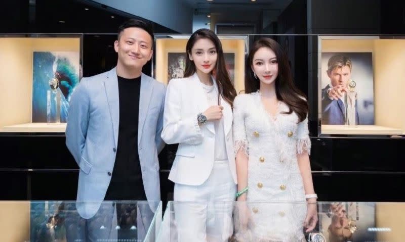 ▲黃曉明緋聞對象葉珂（右）過去竟和Angelababy（中）合影過，雙方長相頗為相似。（圖／葉珂微博） 