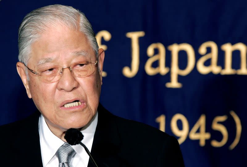 FILE PHOTO: Former Taiwan president Lee speaks during news conference in Tokyo