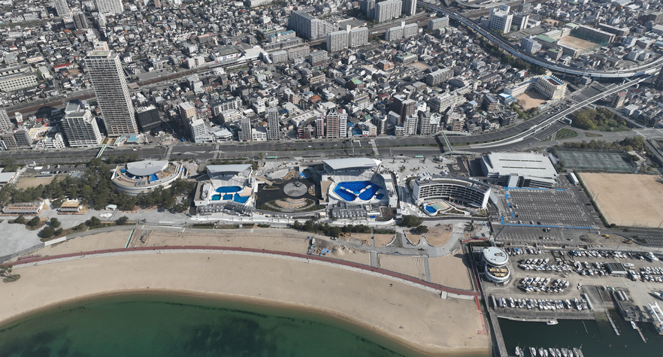 An aerial shot of Kobe Suma Sea World Hotel.