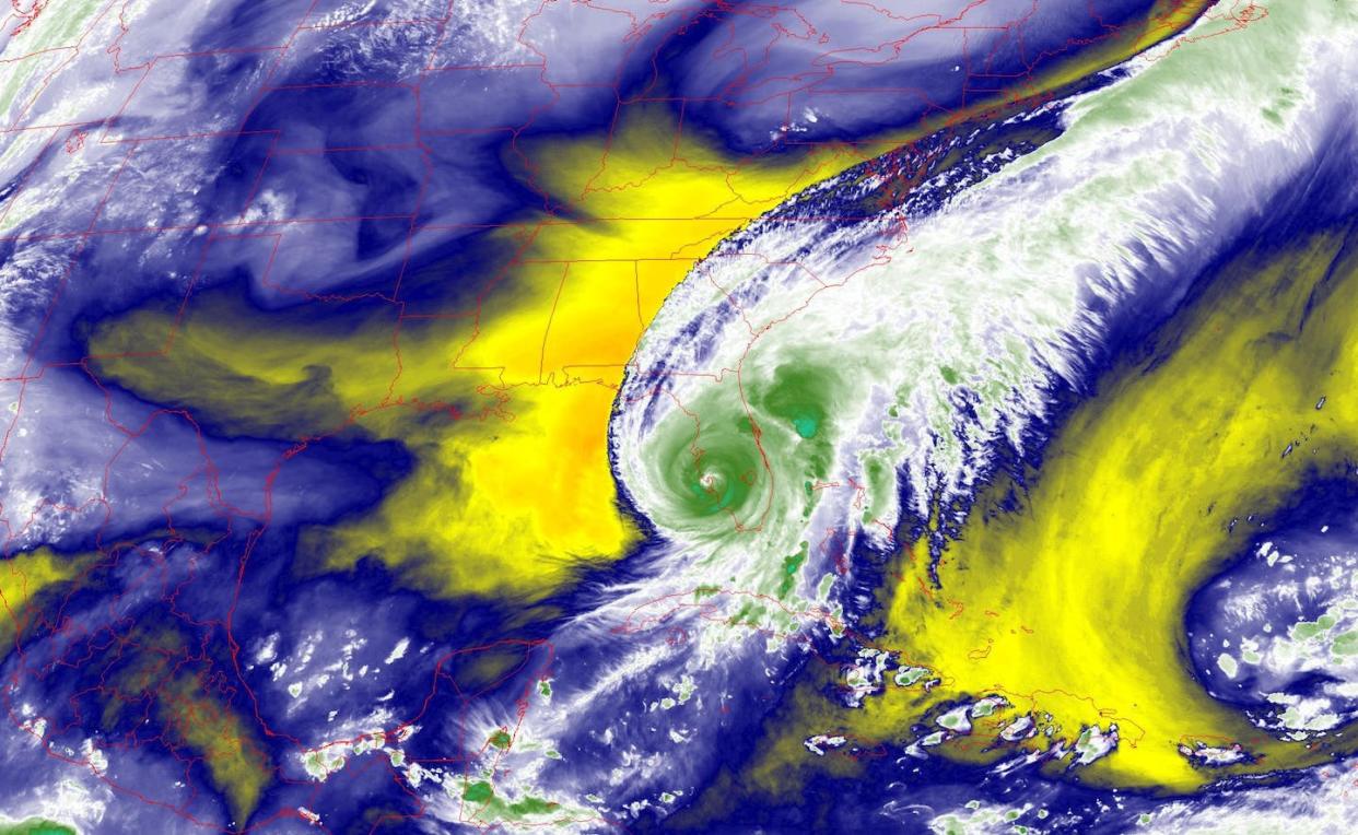 Hurricane Ian's water vapor on Sept. 28, 2022, meant heavy rainfall for large parts of Florida. <a href="https://www.star.nesdis.noaa.gov/goes/conus_band.php" rel="nofollow noopener" target="_blank" data-ylk="slk:NOAA;elm:context_link;itc:0;sec:content-canvas" class="link ">NOAA</a>