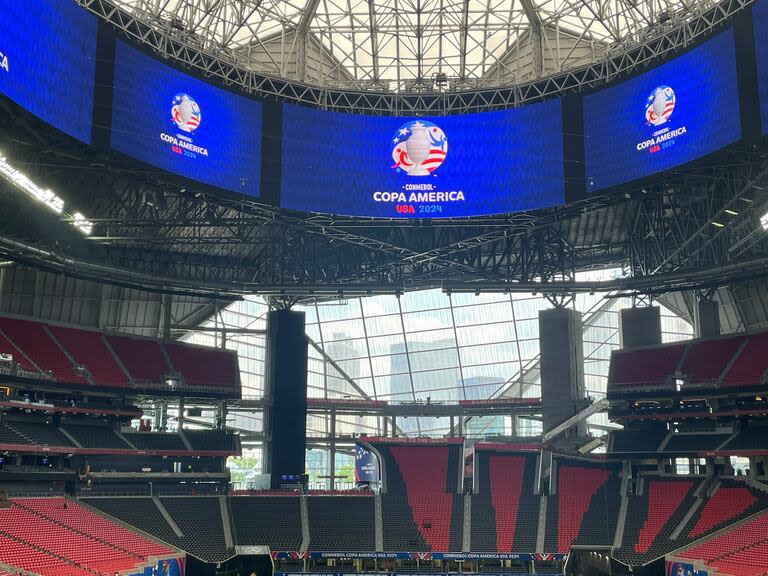 La pantalla 360 ya luce por estos días con el logo de la Copa América