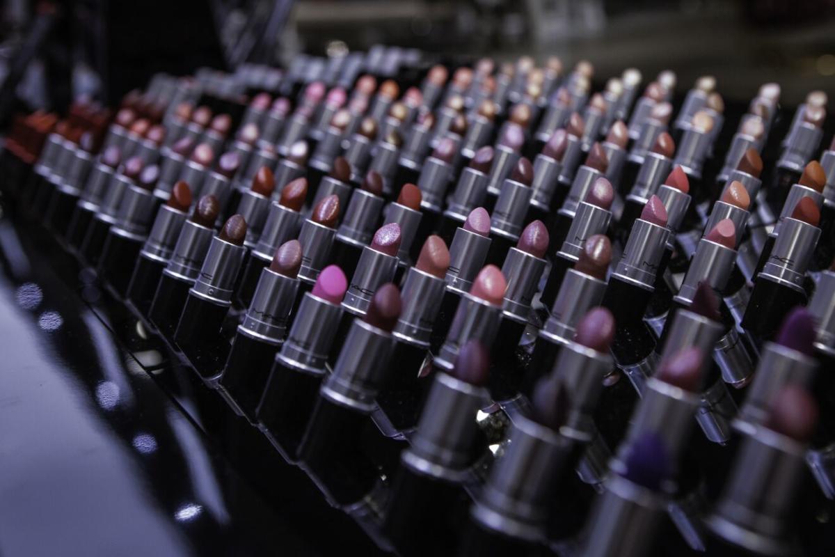 EU Raises Alarm Over Chinese Demands for L'Oreal, LVMH Cosmetics Trade  Secrets - Bloomberg