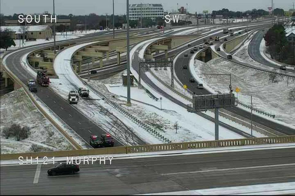 Northbound Texas 121 near Bedford was closed Monday morning between the Murphy Drive and Harwood Road exits because of a crash involving multiple cars.