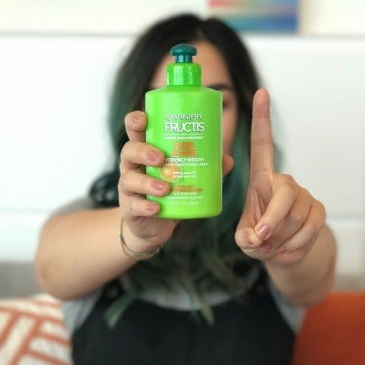 Model holding the leave-in conditioner