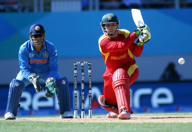 Zimbabwe's Brendan Taylor (R) moved to Nottinghamshire in 2015, but was lurked back by Zimbabwe Cricket's attempts to revive the national team