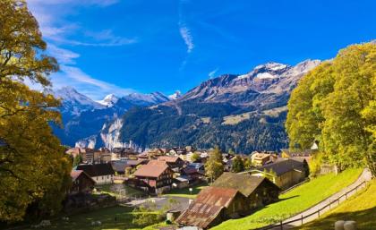 Wengen, Switzerland (Photo: age fotostock / SuperStock)