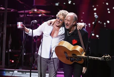 Roger Daltrey and Peter Townshend of The Who perform during the "12-12-12" benefit concert for victims of Superstorm Sandy at Madison Square Garden in New York, December 12, 2012. REUTERS/Lucas Jackson